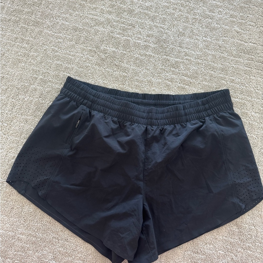 Athleta Hustle 4.5” Black Athletic Shorts Moisture-Wicking Performance